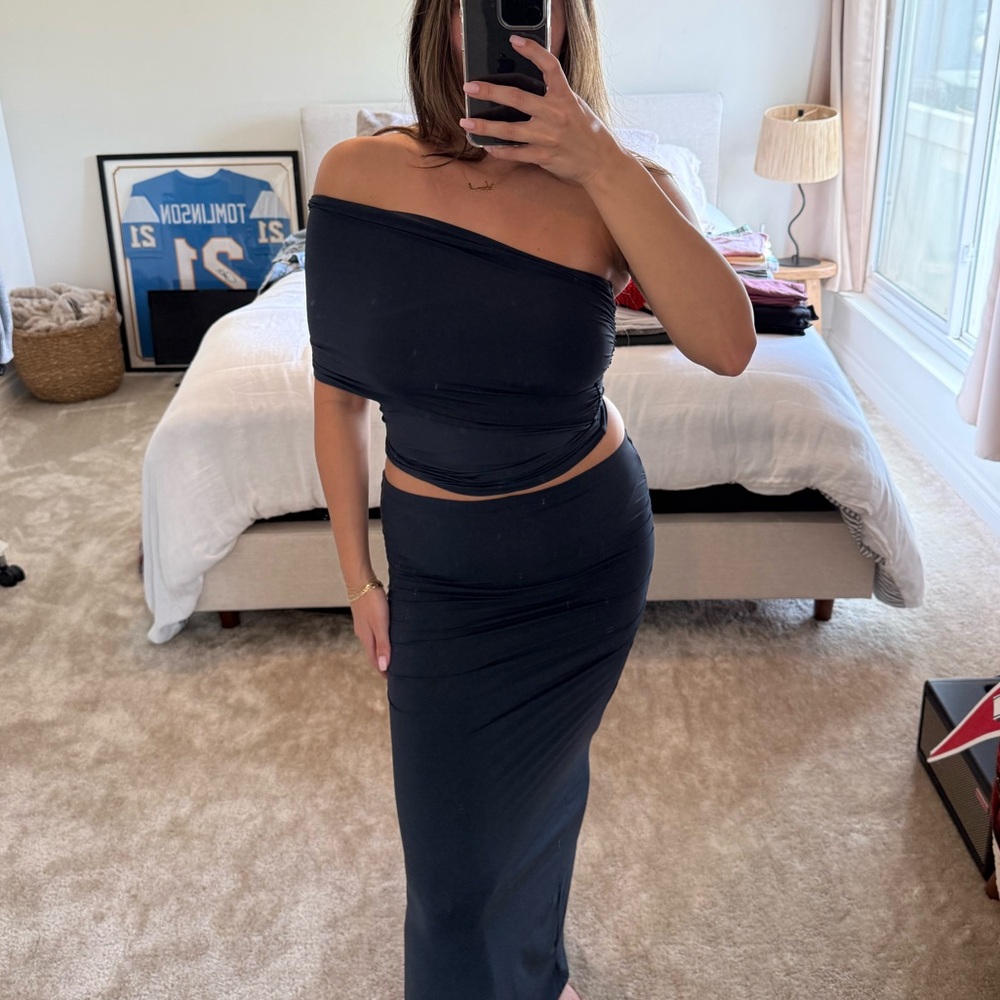 Zara Navy Bkue Steel Set